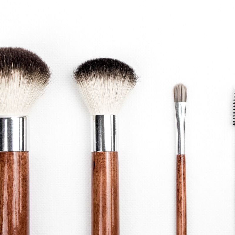 Brochas y accesorios de maquillaje