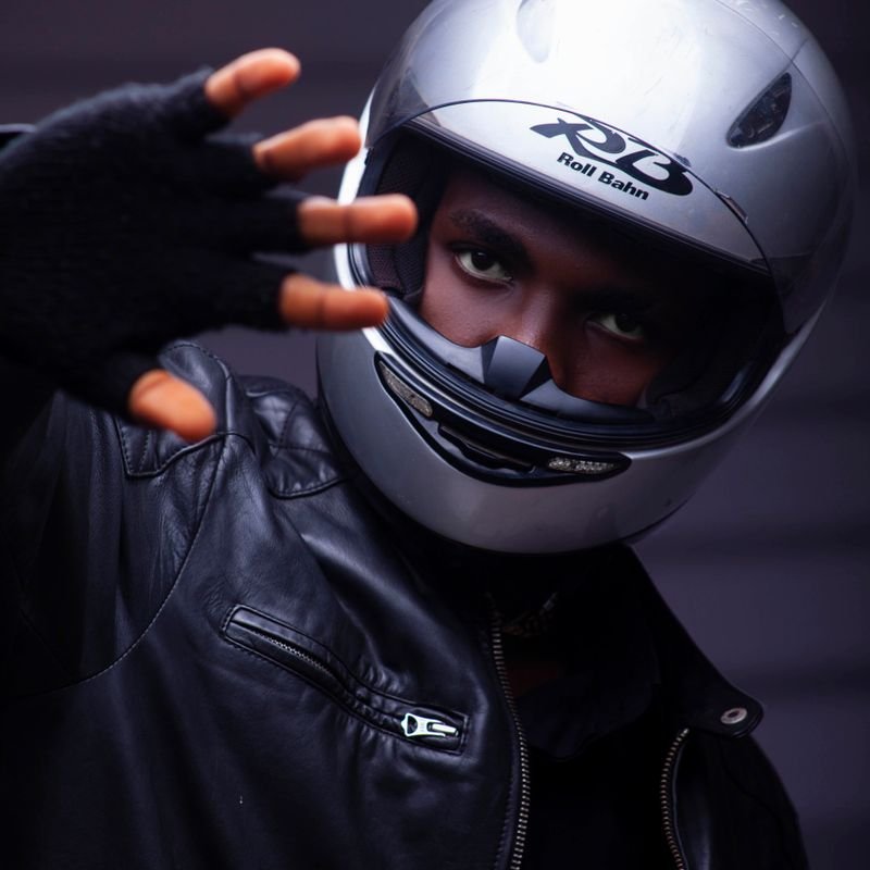 Cascos e indumentaria para moto