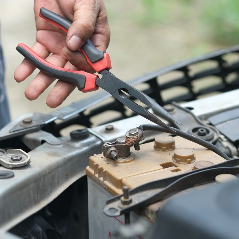 Herramientas y equipamiento automotriz